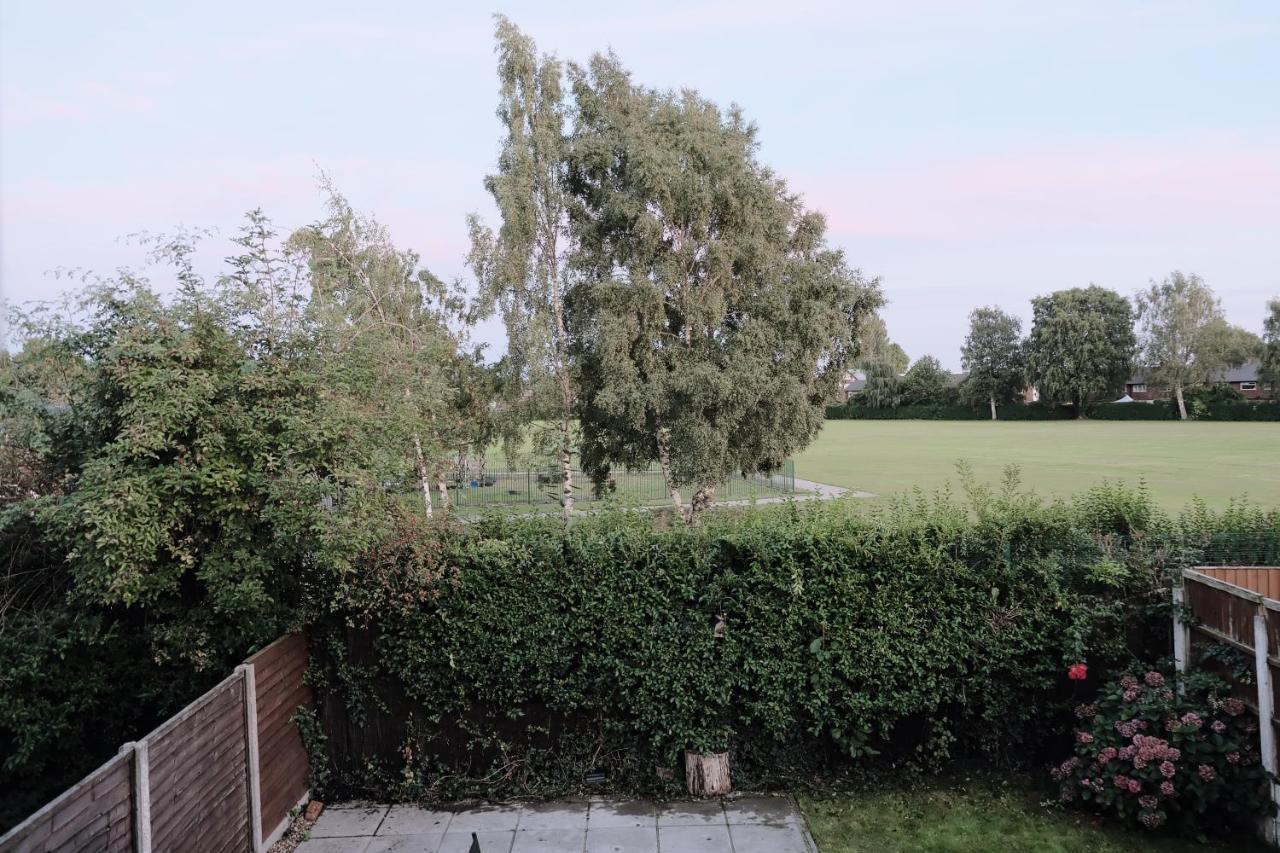 Bee Stays - Northway House ワーリントン エクステリア 写真