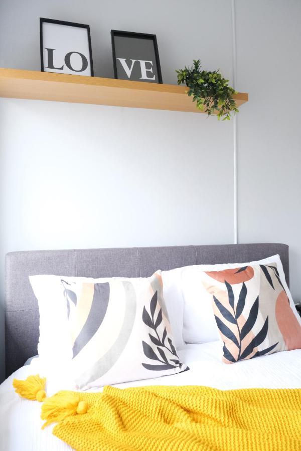 Bee Stays - Northway House ワーリントン エクステリア 写真
