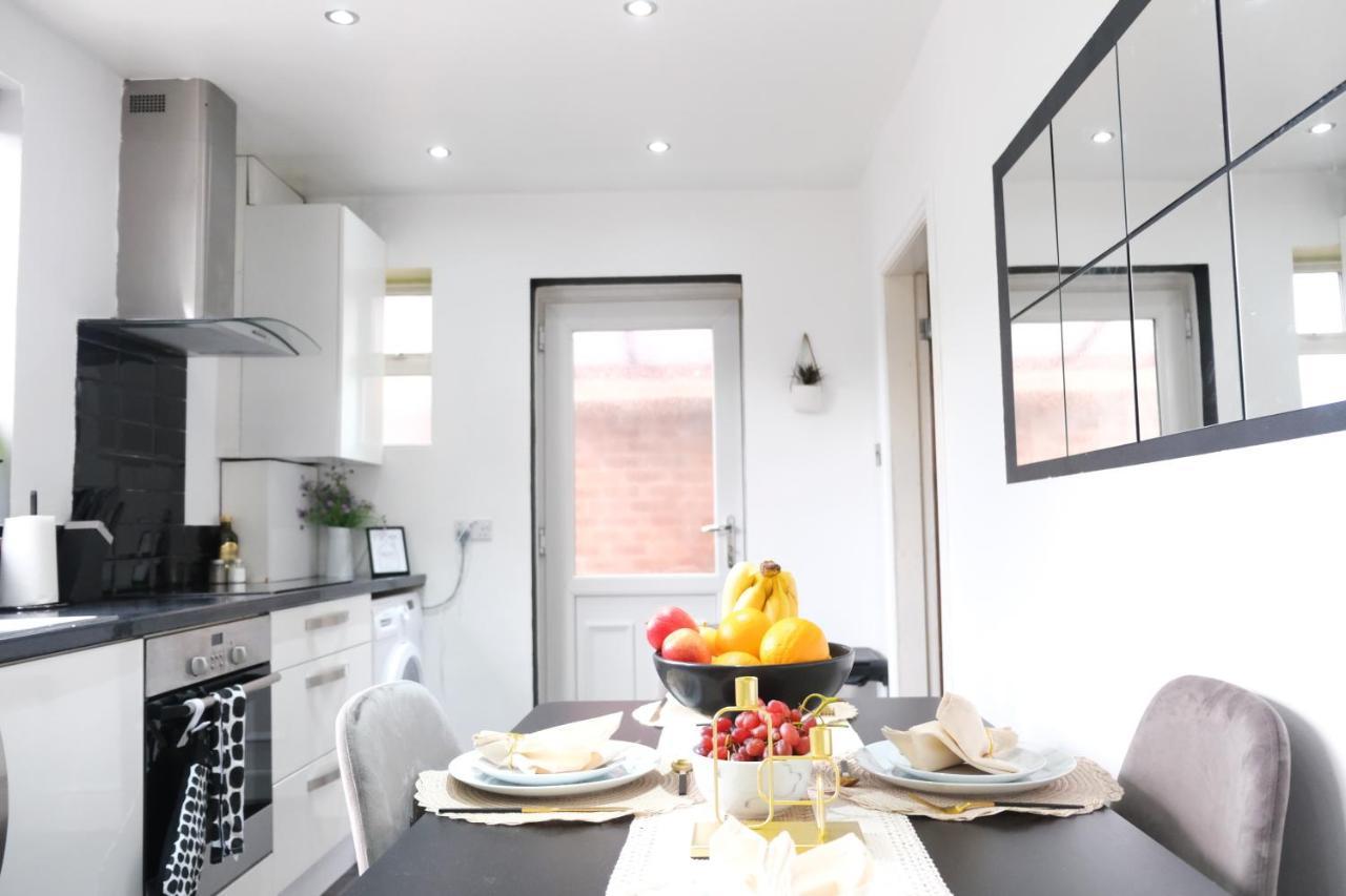Bee Stays - Northway House ワーリントン エクステリア 写真