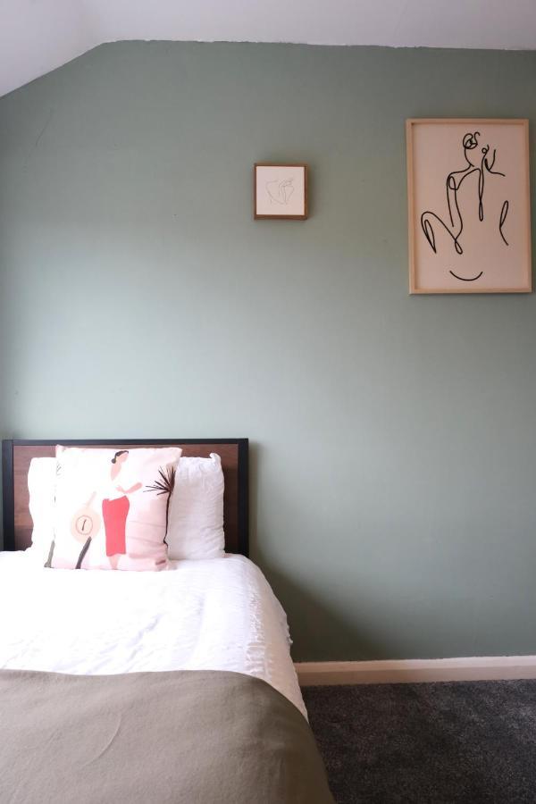 Bee Stays - Northway House ワーリントン エクステリア 写真